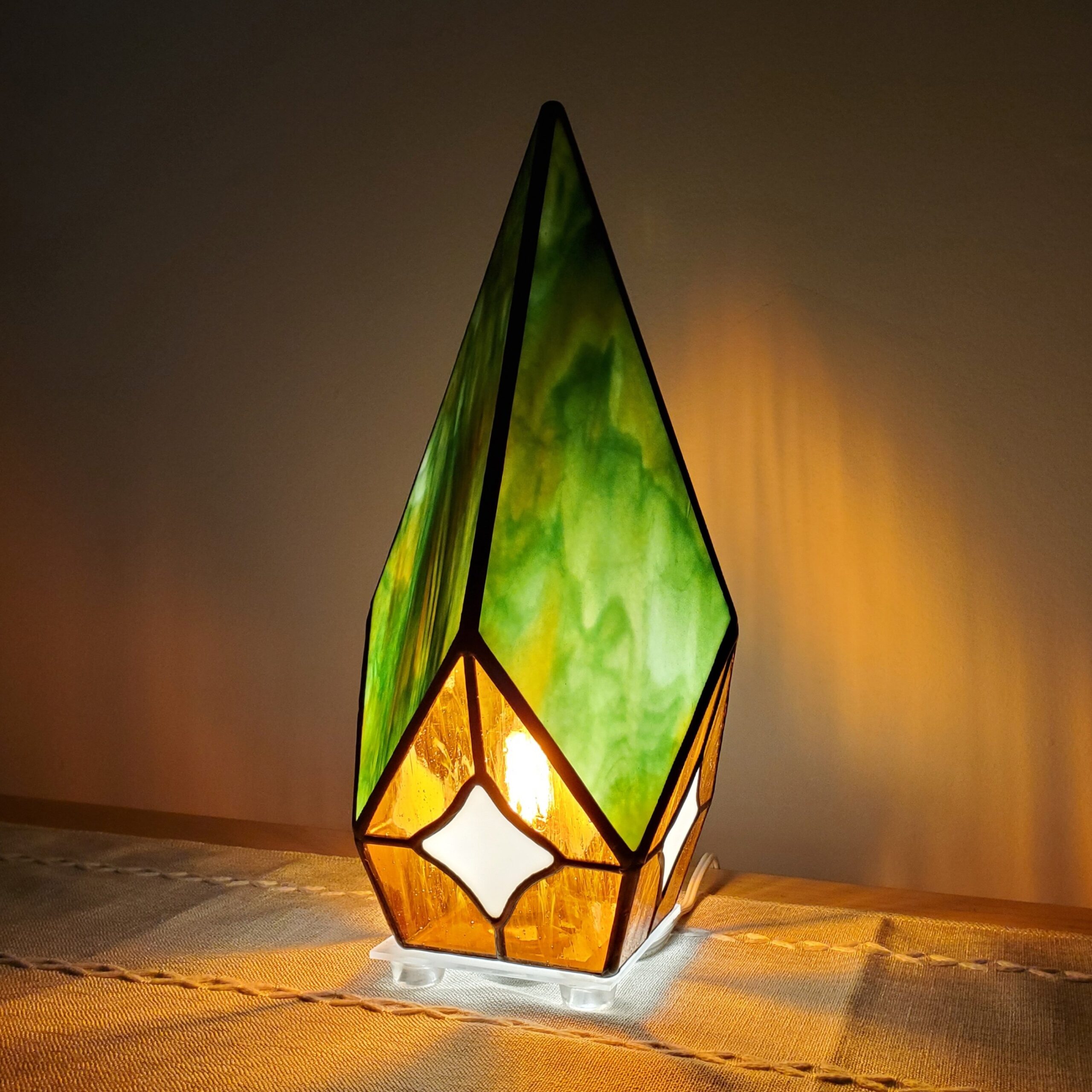 Stained Glass Diamond Lamp Warm